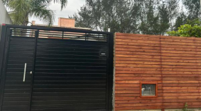 Casa 4 quartos na quadra do MAR e com piscina!!